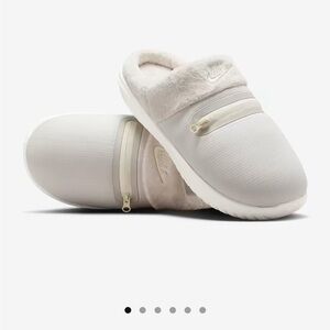 Nike Women’s Barrow Cream Fuzzy Slippers with Zip Pocket